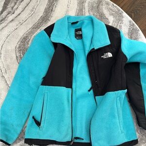 Women’s Northface jacket in blue